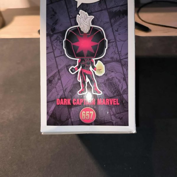 Figurine Funko Pop / Dark Captain Marvel N°657 / Marvel / 2020 Summer Convention Limited Edition Exclusive / Boîte Abimée